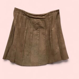 90’s-Y2K Adrienne Vittadini tan suede pleated mini skirt raw hem academia